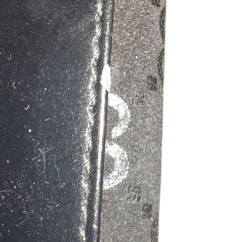 Gucci Textured Black velvet pouch. - Picture 8 of 9
